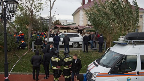 В Сочи вертолет упал на частный дом - Sputnik Таджикистан