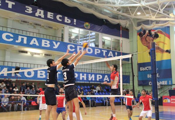В Москве завершился Первый Межнациональный турнир по волейболу - Sputnik Таджикистан