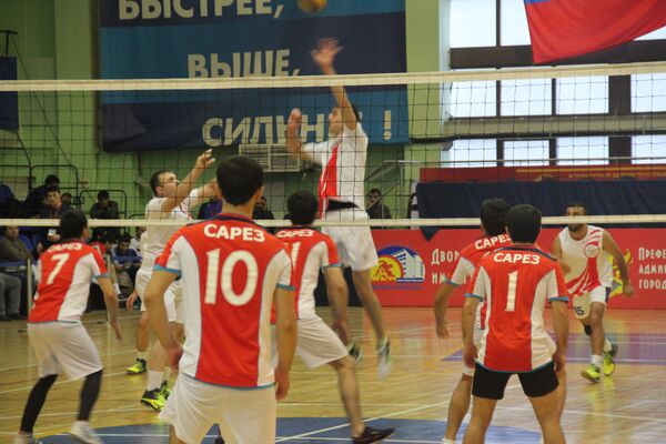 В Москве завершился Первый Межнациональный турнир по волейболу - Sputnik Таджикистан