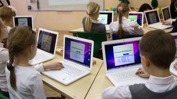 Дар мактаб. Акс аз бойгонӣ - Sputnik Тоҷикистон