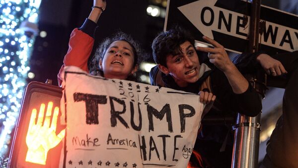 Акция протеста против Д. Трампа в Нью-Йорке - Sputnik Таджикистан