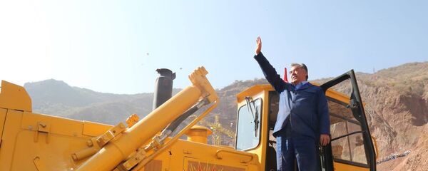 Эмомали Рахмон на строительной площадке Рогунской ГЭС - Sputnik Тоҷикистон