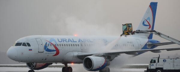 Самолет авиакомпании Уральские авиалинии, архивное фото - Sputnik Тоҷикистон