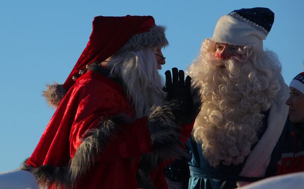 Международные игры Санта-Клаусов проходят в Норвегии - Sputnik Таджикистан