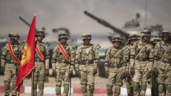 Военнослужащие кыргызской армии, архивное фото - Sputnik Таджикистан