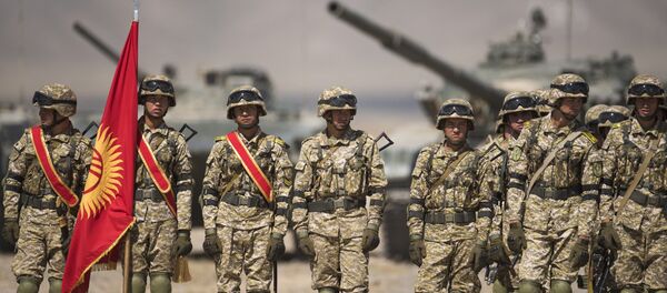 Военнослужащие кыргызской армии, архивное фото - Sputnik Таджикистан