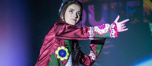 Сарварбону Разоқзода, акс аз бойгонӣ Сарварбону Разоқзода, акс аз бойгонӣ - Sputnik Тоҷикистон