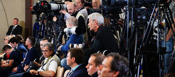 Работа журналистов, архивное фото - Sputnik Тоҷикистон