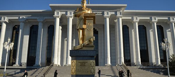 Бинои пралумони Туркманистон, акс аз бойгонӣ - Sputnik Тоҷикистон