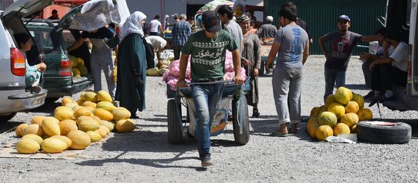 На рынке в Душанбе, архивное фото - Sputnik Таджикистан