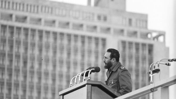 Первый секретарь ЦК Компартии Кубы, премьер-министр Революционного правительства Республики Куба Фидель Кастро Рус, архивное фото - Sputnik Таджикистан