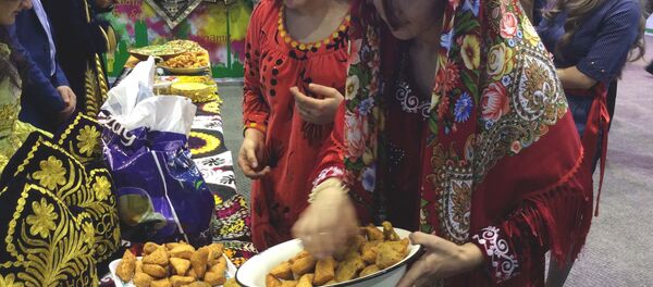 Студенты-медики представили Таджикистан на фестивале СНГ - Sputnik Таджикистан