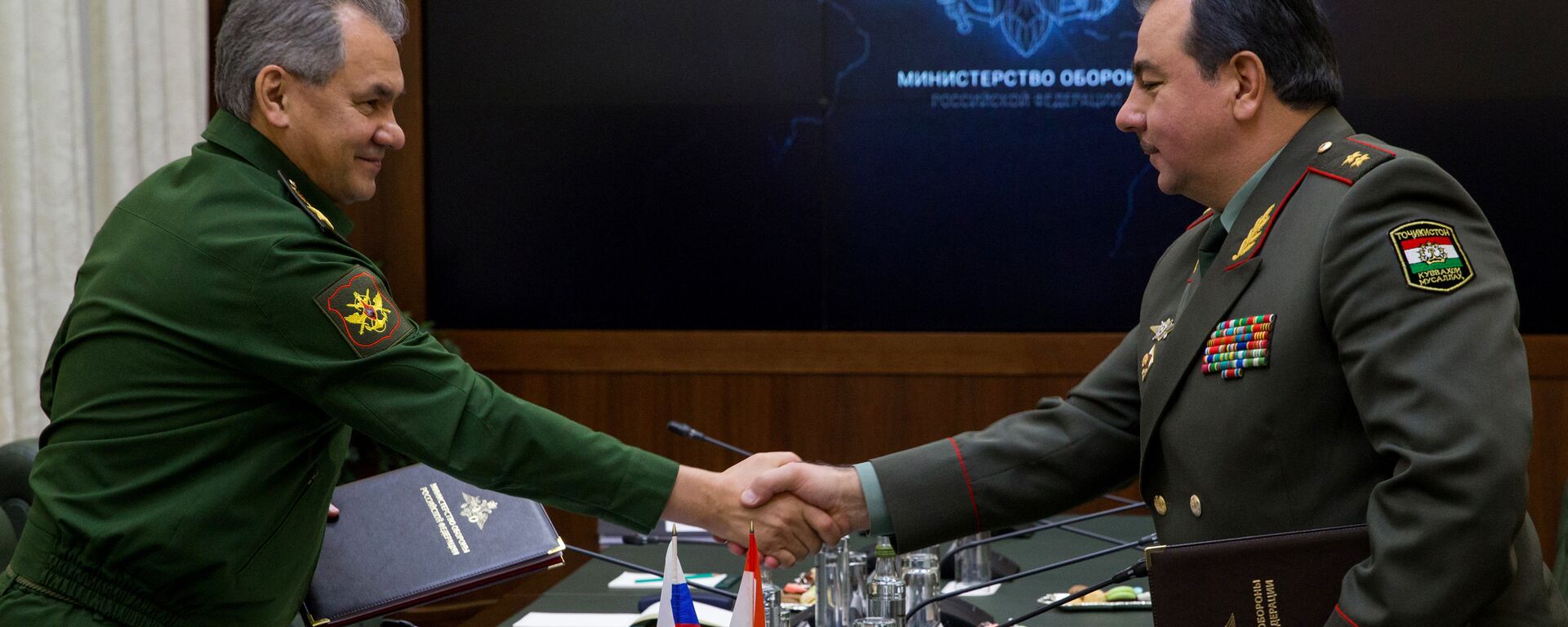 Министры обороны РФ и Таджикистана подписали план сотрудничества на 2017 год - Sputnik Тоҷикистон, 1920, 24.07.2021