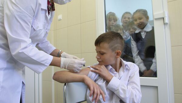 Вакцинация в школе, архивное фото - Sputnik Таджикистан