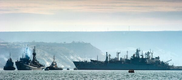 Корабли Черноморского флота России в бухте Севастополя, архивное фото - Sputnik Таджикистан