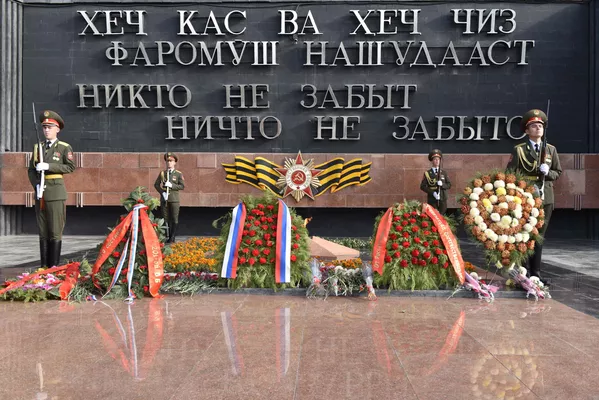 Дар Душанбе вохӯрӣ бахшида ба 75-умин солгарди муборизаи назди Маскав баргузор гардид Дар Душанбе вохӯрӣ бахшида ба 75-умин солгарди муборизаи назди Маскав баргузор гардид - Sputnik Тоҷикистон