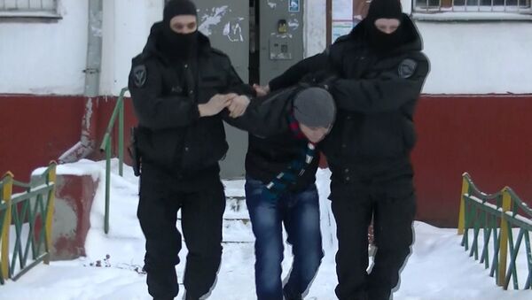 Подозреваемых в экстремизме задержали в Москве и Подмосковье. Кадры операции - Sputnik Таджикистан