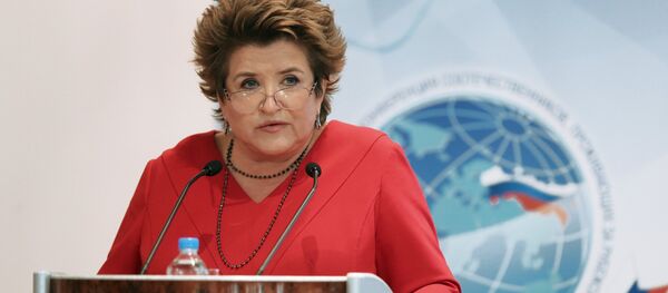 Любов Глебова-роҳбари оҷонсӣ оид ба кишварҳои ИДМ. Акс аз бойгонӣ - Sputnik Тоҷикистон