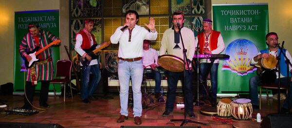 Баромади гурӯҳи Шамс. Акс аз бойгонӣ - Sputnik Тоҷикистон