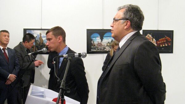 Посол России в Турции Андрей Карлов на выставке в Анкаре - Sputnik Таджикистан
