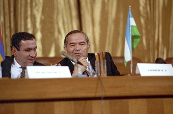 Во время подписания Алма-Атинской декларации - Sputnik Таджикистан