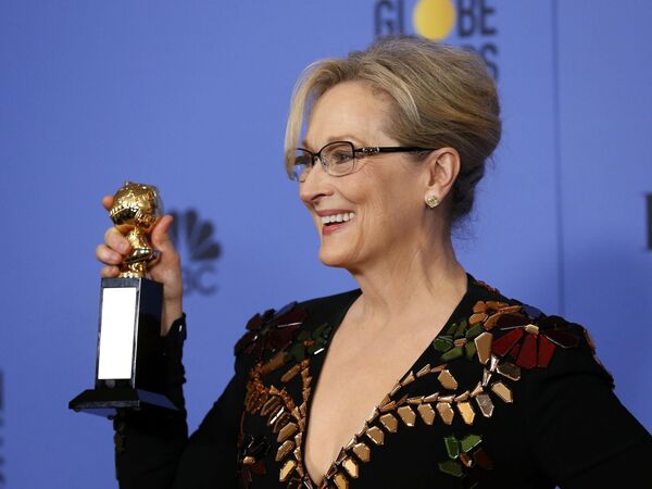 Мерил Стрип на вручении Золотого глобуса - Sputnik Таджикистан