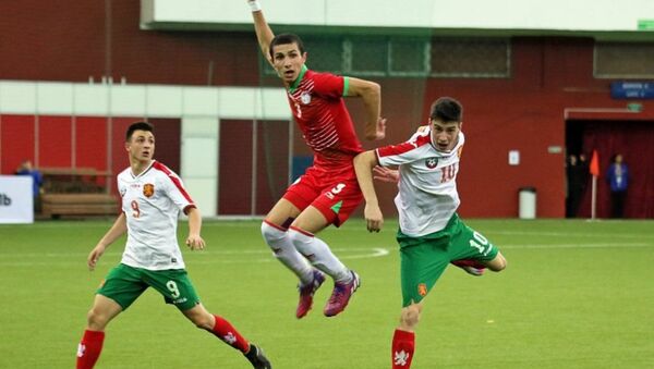 Молодежные сборные Таджикистана и Болгарии на турнире Гранаткина - Sputnik Таджикистан