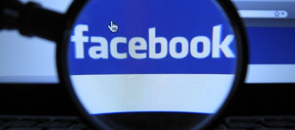 Логотип социальной сети Facebook, архивное фото Логотип социальной сети Facebook, архивное фото - Sputnik Таджикистан