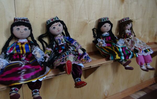 Красота девушек Таджикистана обязательно должна быть изображена в куклах - Sputnik Таджикистан