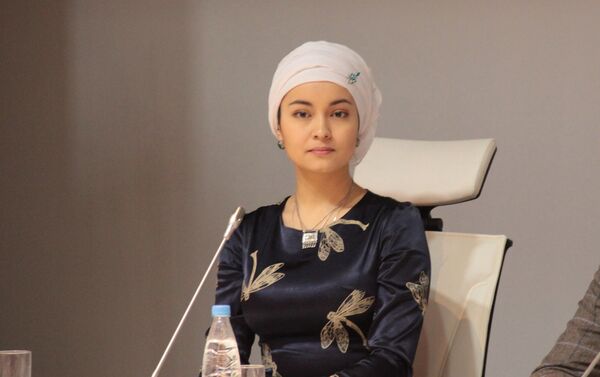 Актриса Бибигуль Суюншалина на пресс-конференции - Sputnik Таджикистан