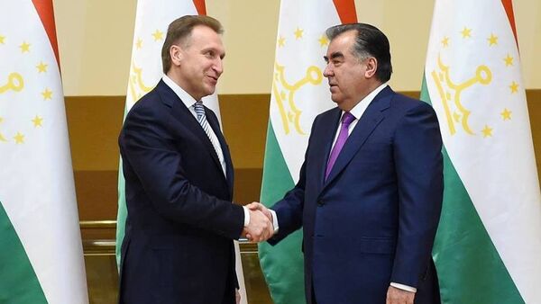 Встреча президента Таджикистана Эмомали Рахмона с вице-премьером России Игорем Шуваловым - Sputnik Таджикистан