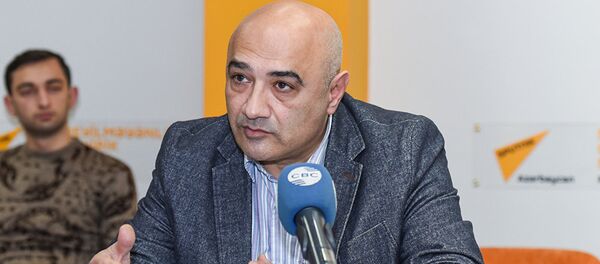 Политолог Тофик  Аббасов - Sputnik Таджикистан