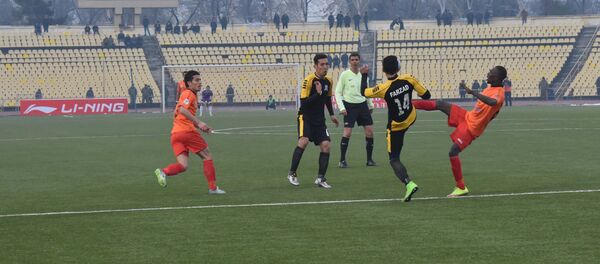 Места за воротами традиционно не нравятся болельщикам Места за воротами традиционно не нравятся болельщикам - Sputnik Таджикистан