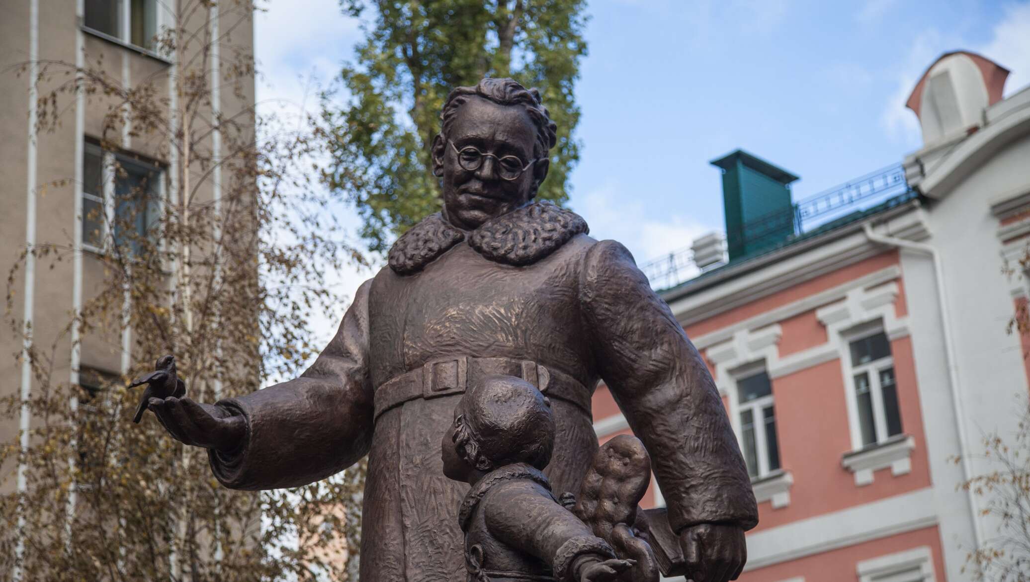 В Москве установят памятник автору 