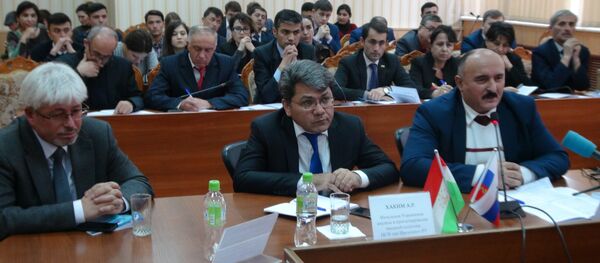 Начальник Управления анализа и прогнозирований внешней политики Центра стратегических исследований при президенте РТ Абдулло Рахнамо Начальник Управления анализа и прогнозирований внешней политики Центра стратегических исследований при президенте РТ Абдулло Рахнамо - Sputnik Тоҷикистон