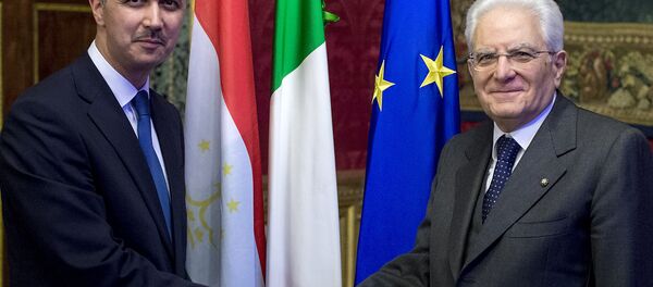 Супоридани эътимодномаи сафири тоҷик ба президенти Италия. Акс аз бойгонӣ - Sputnik Тоҷикистон