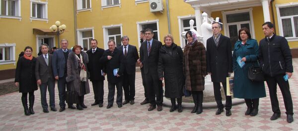 В Худжанде прошла конференция Вехи сотрудничества России и Таджикистана: экономика, безопасность, гуманитарные связи В Худжанде прошла конференция Вехи сотрудничества России и Таджикистана: экономика, безопасность, гуманитарные связи - Sputnik Таджикистан