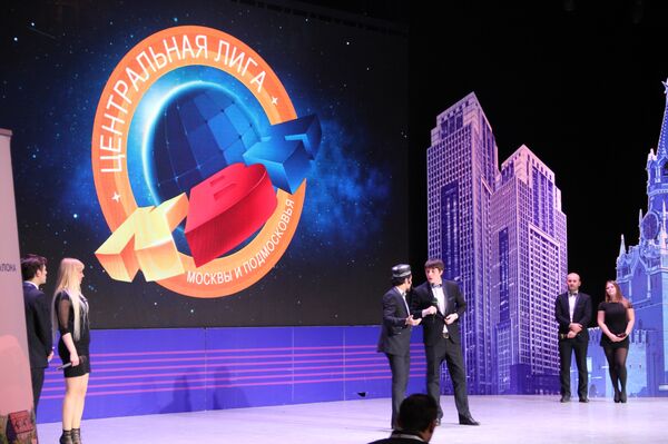 Баромади дастаи КВН-и Тоҷикистон дар саҳнаи Маскав - Sputnik Тоҷикистон