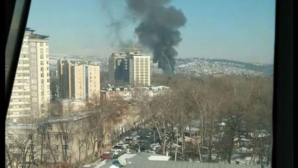Пожар в здание банка в Душанбе - Sputnik Тоҷикистон
