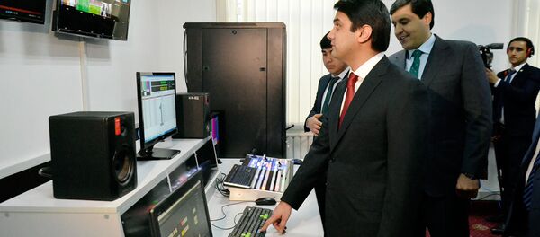 Президенрти Федератсияи футболи Тоҷикистон Рустами Эмомалӣ - Sputnik Тоҷикистон