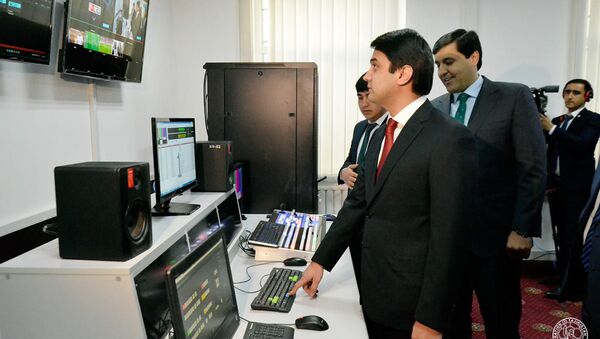 Президент ФФТ Рустам Эмомали дал старт вещанию телеканала Футбол - Sputnik Таджикистан