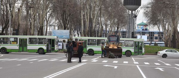 Таъмири роҳҳо дар Душанбе Таъмири роҳҳо дар Душанбе - Sputnik Тоҷикистон