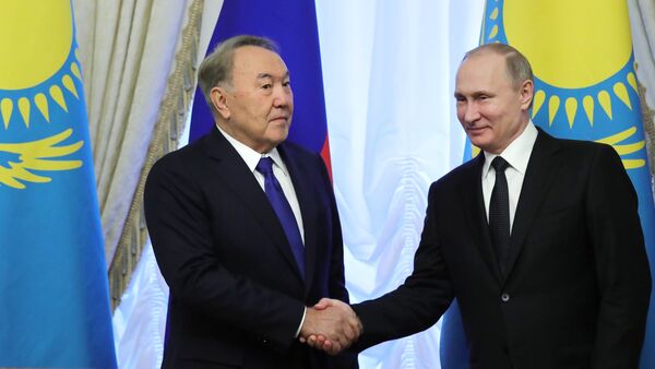 Президент РФ В. Путин и президент Казахстана Нурсултан Назарбаев, архивное фото - Sputnik Таджикистан