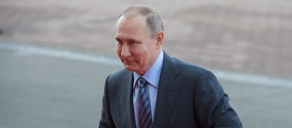 Президент РФ Владимир Путин, архивное фото Президент РФ Владимир Путин, архивное фото - Sputnik Тоҷикистон