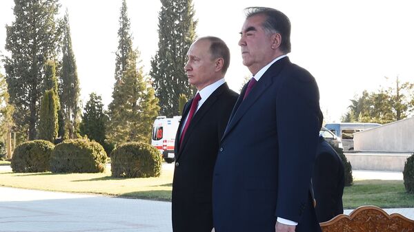 Президент России Владимир Путин и президент Таджикистана Эмомали Рахмон  - Sputnik Тоҷикистон