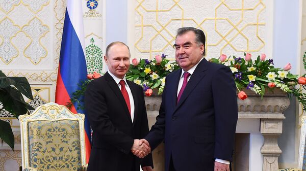 Президент России Владимир Путин и президент Таджикистана Эмомали Рахмон - Sputnik Таджикистан