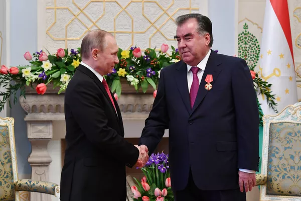 Эмомалӣ Раҳмон ва Владимир Путин Эмомалӣ Раҳмон ва Владимир Путин - Sputnik Тоҷикистон