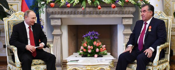 Президент России Владимир Путин и президент Таджикистана Эмомали Рахмон - Sputnik Тоҷикистон