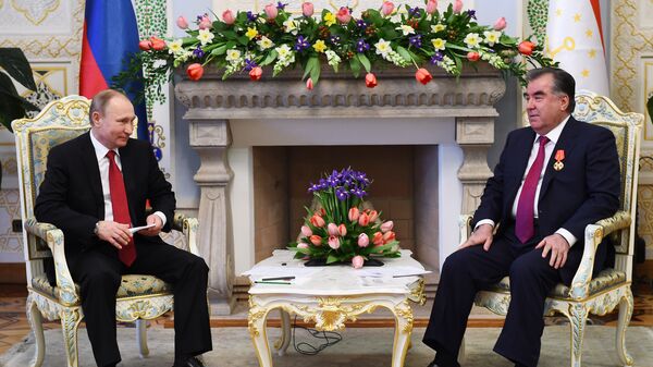 Президент России Владимир Путин и президент Таджикистана Эмомали Рахмон - Sputnik Тоҷикистон