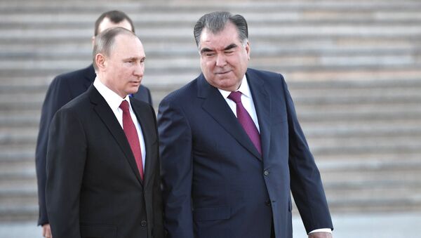 Президент РФ Владимир Путин и президент Республики Таджикистан Эмомали Рахмон, архивное фото - Sputnik Таджикистан